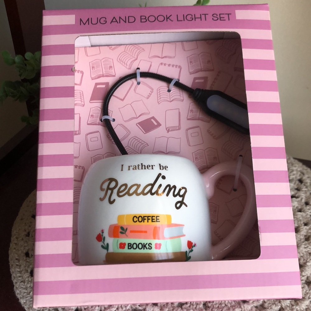 Book Lovers I’D RATHER BE READING Coffee Mug and Book Light Set